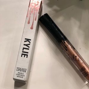 Kylie metal matte lipstick